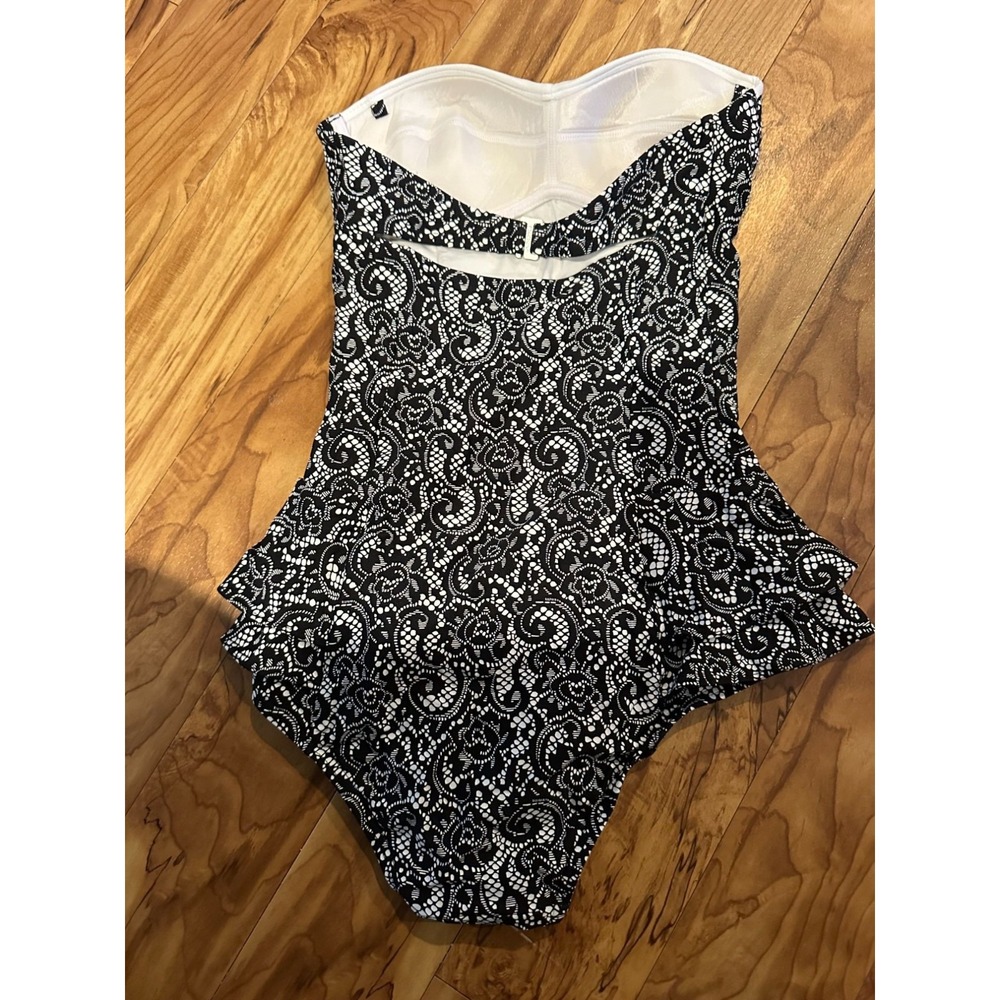 DKNY Strapless One-Piece Swimsuit – Black &‎ White Lace Print – Peplum Ruffle - Picture 2 of 9